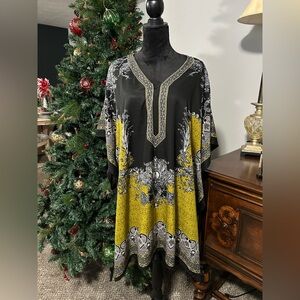 Elegant Black and Yellow Maxi Dress